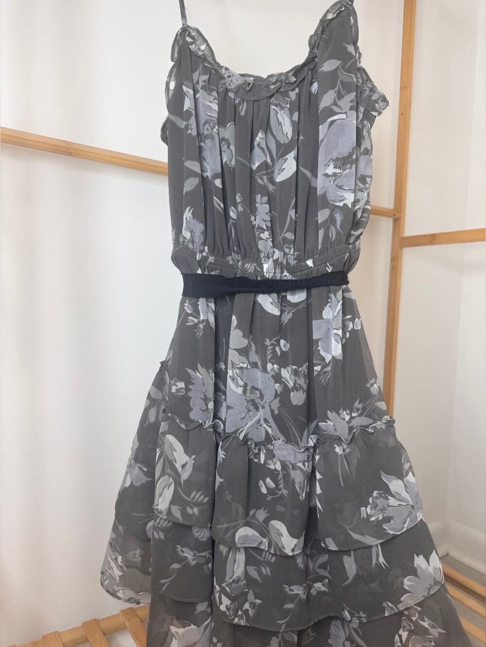American Eagle Outfitters - Gray Floral Tiered Sundress - SIZE 2